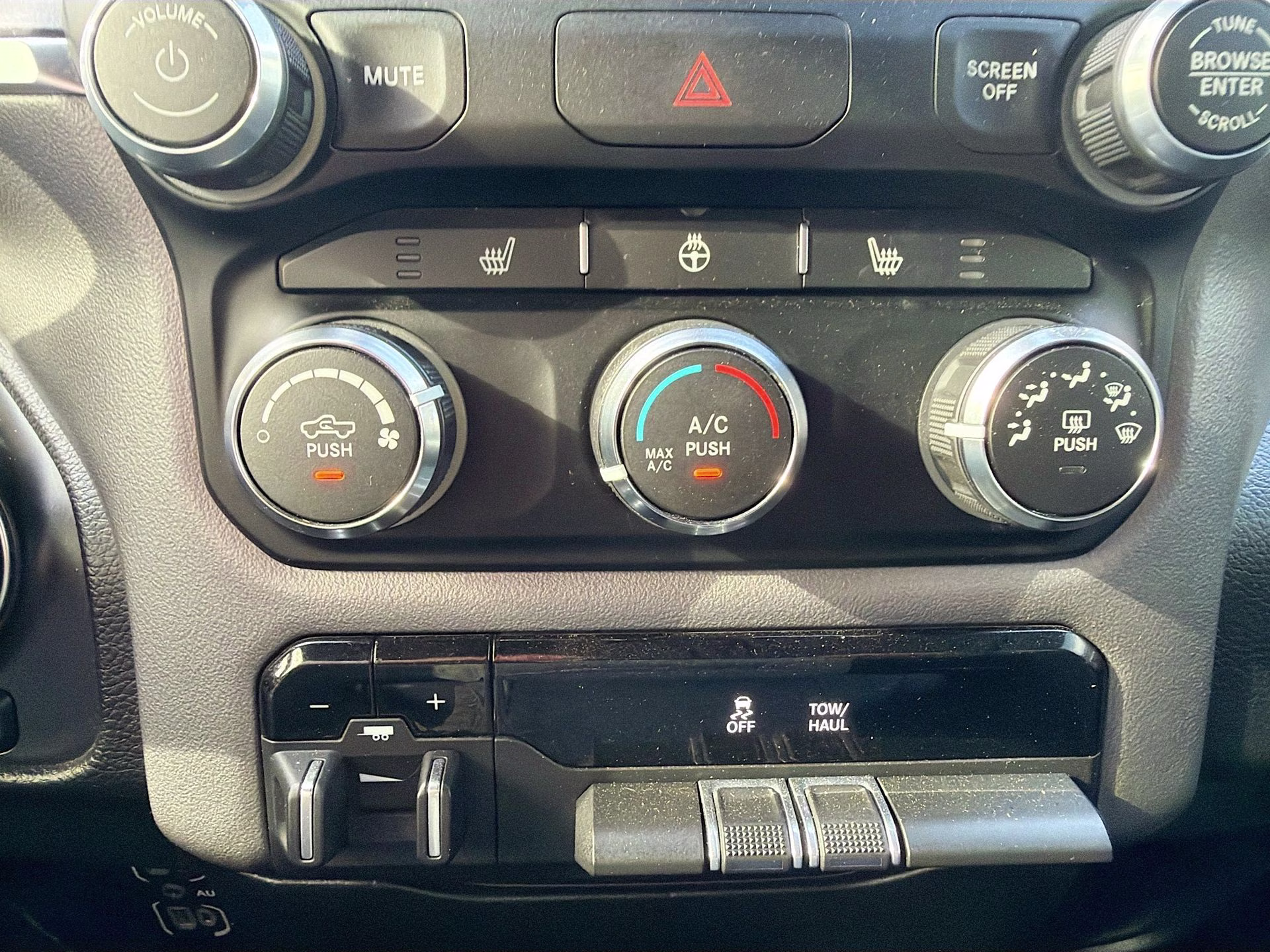 2024 Bright White Clearcoat Ram 1500 Big Horn/Lone Star 4X4 Truck