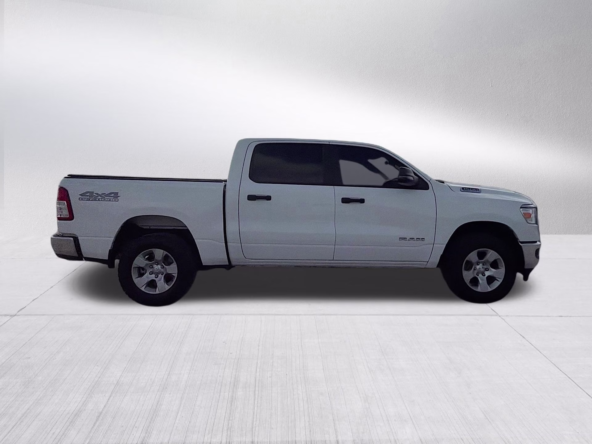 2024 Bright White Clearcoat Ram 1500 Big Horn/Lone Star 4X4 Truck