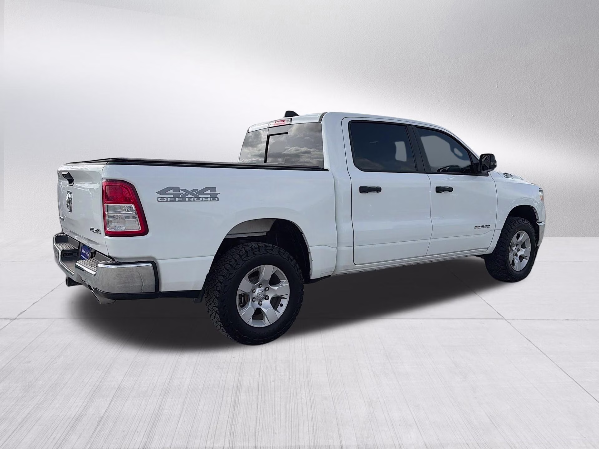 2024 Bright White Clearcoat Ram 1500 Big Horn/Lone Star 4X4 Truck