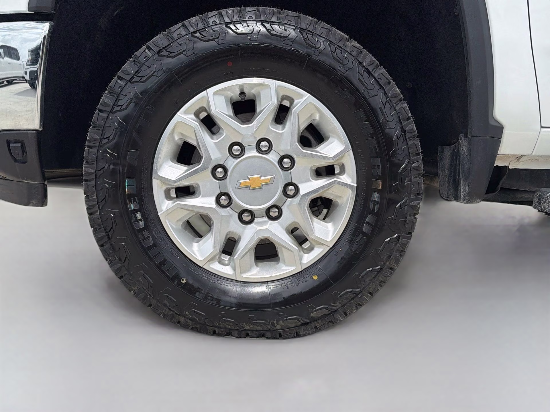 2025 Summit White Chevrolet Silverado 2500HD LT 4X4 Truck