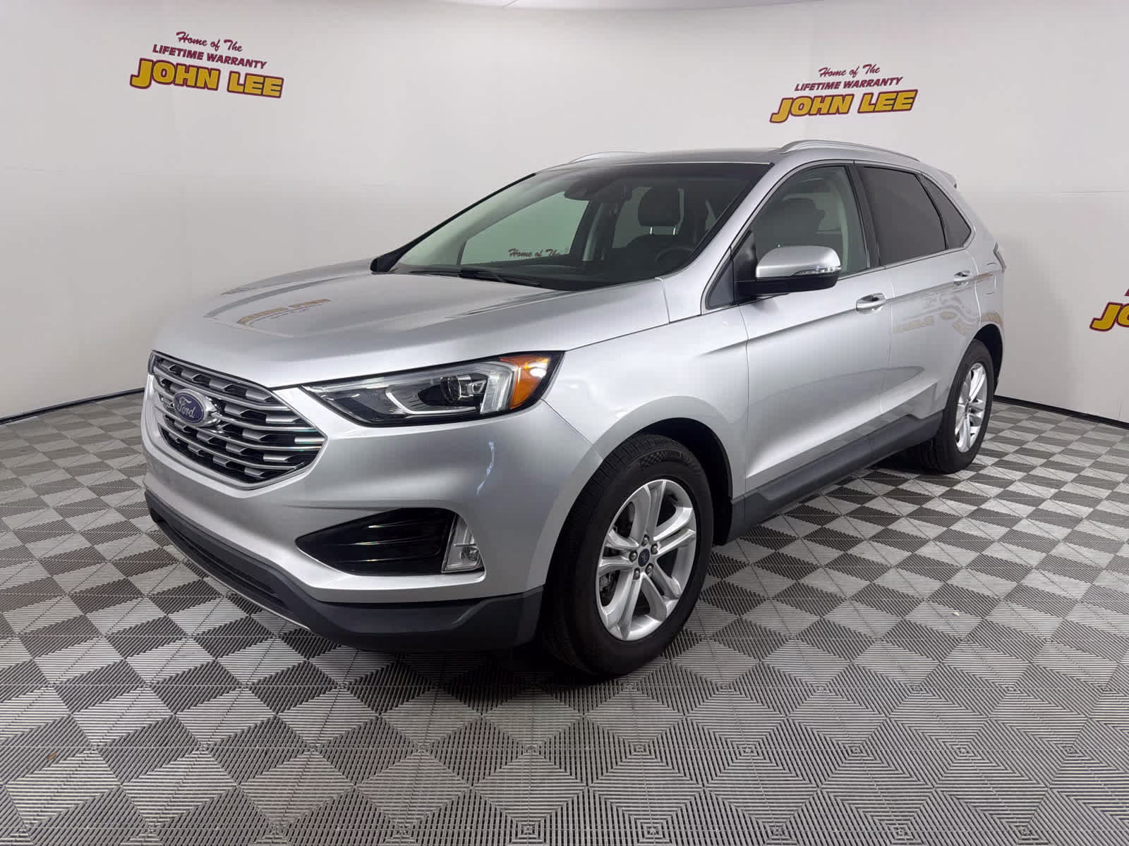 2019 Ingot Silver Metallic Ford Edge SEL FWD SUV