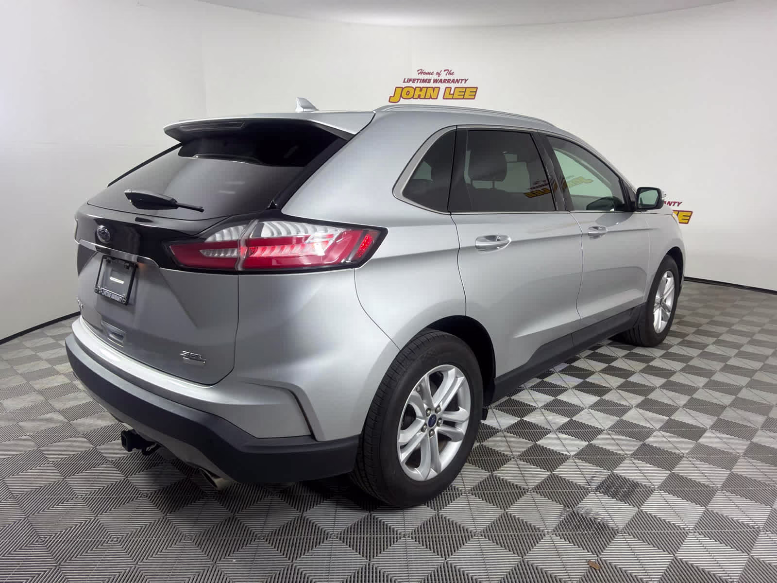 2019 Ingot Silver Metallic Ford Edge SEL FWD SUV