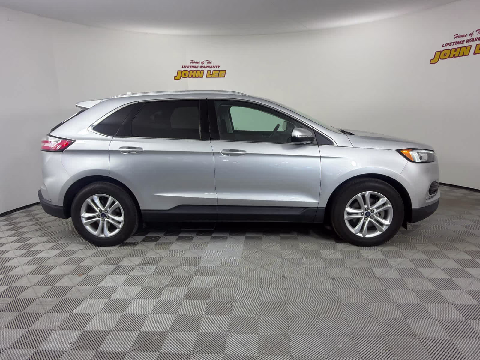 2019 Ingot Silver Metallic Ford Edge SEL FWD SUV