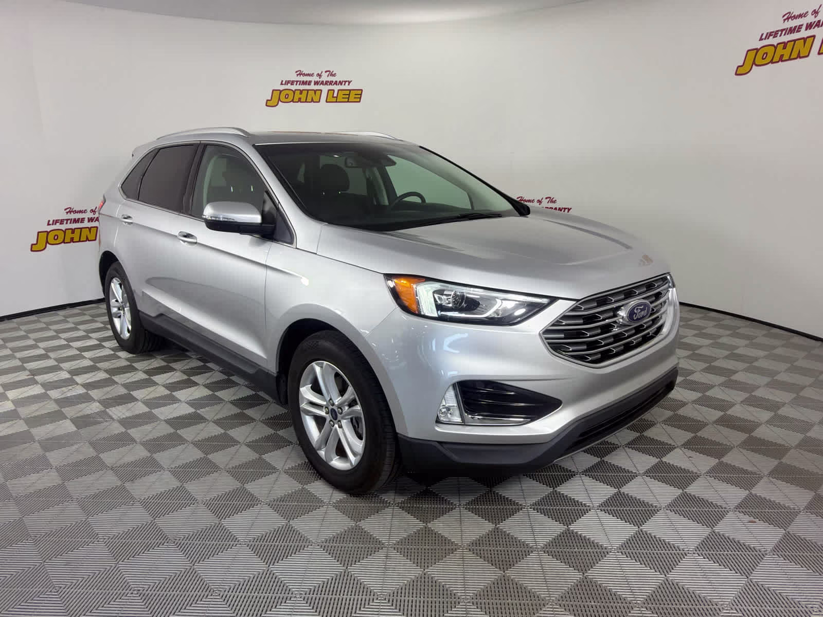 2019 Ingot Silver Metallic Ford Edge SEL FWD SUV