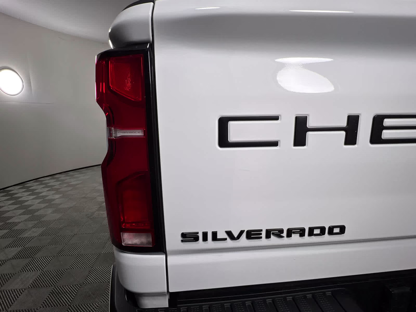 2024 Summit White Chevrolet Silverado 3500HD LT 4X4 Truck