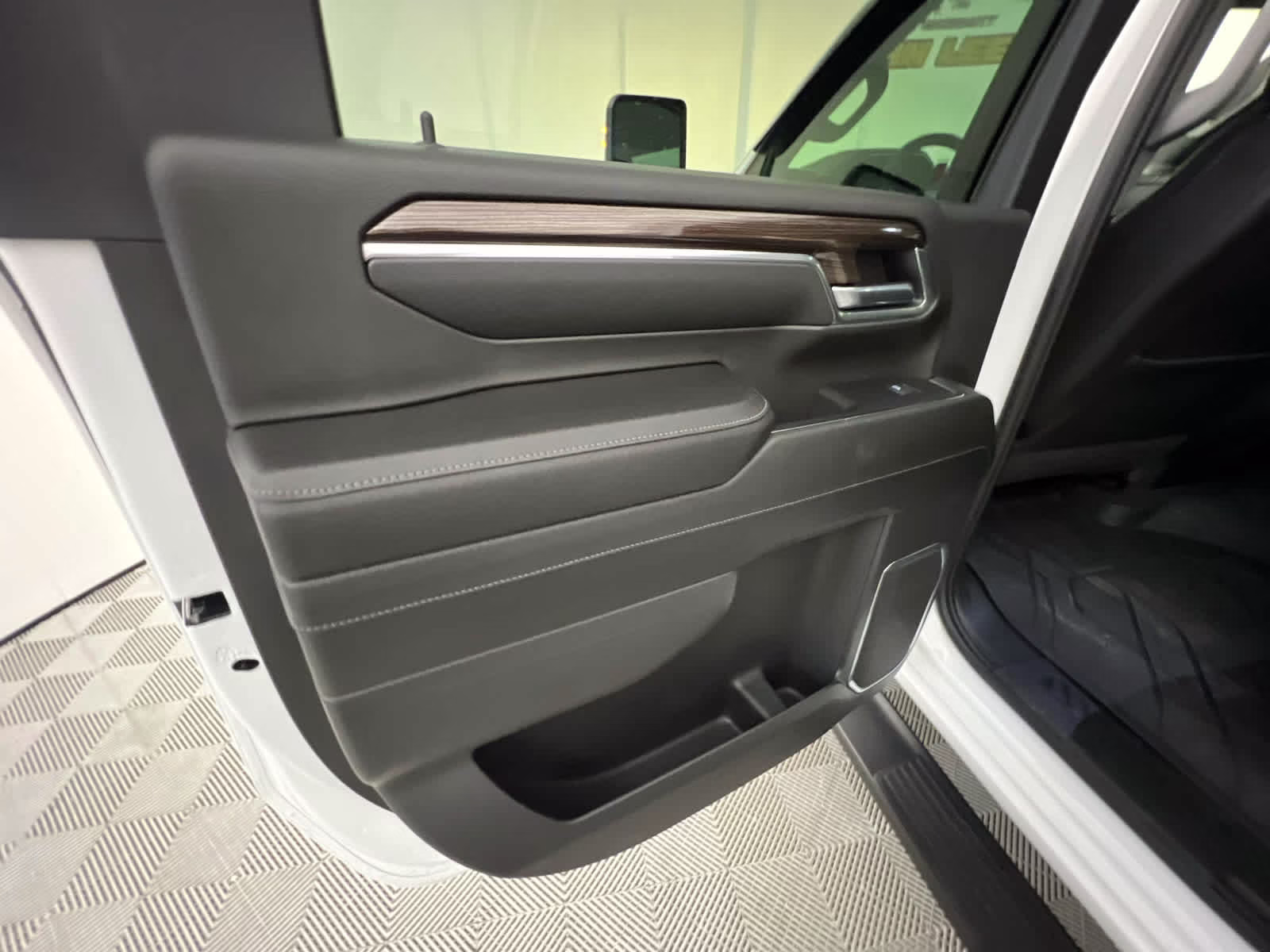 2024 Summit White Chevrolet Silverado 3500HD LT 4X4 Truck