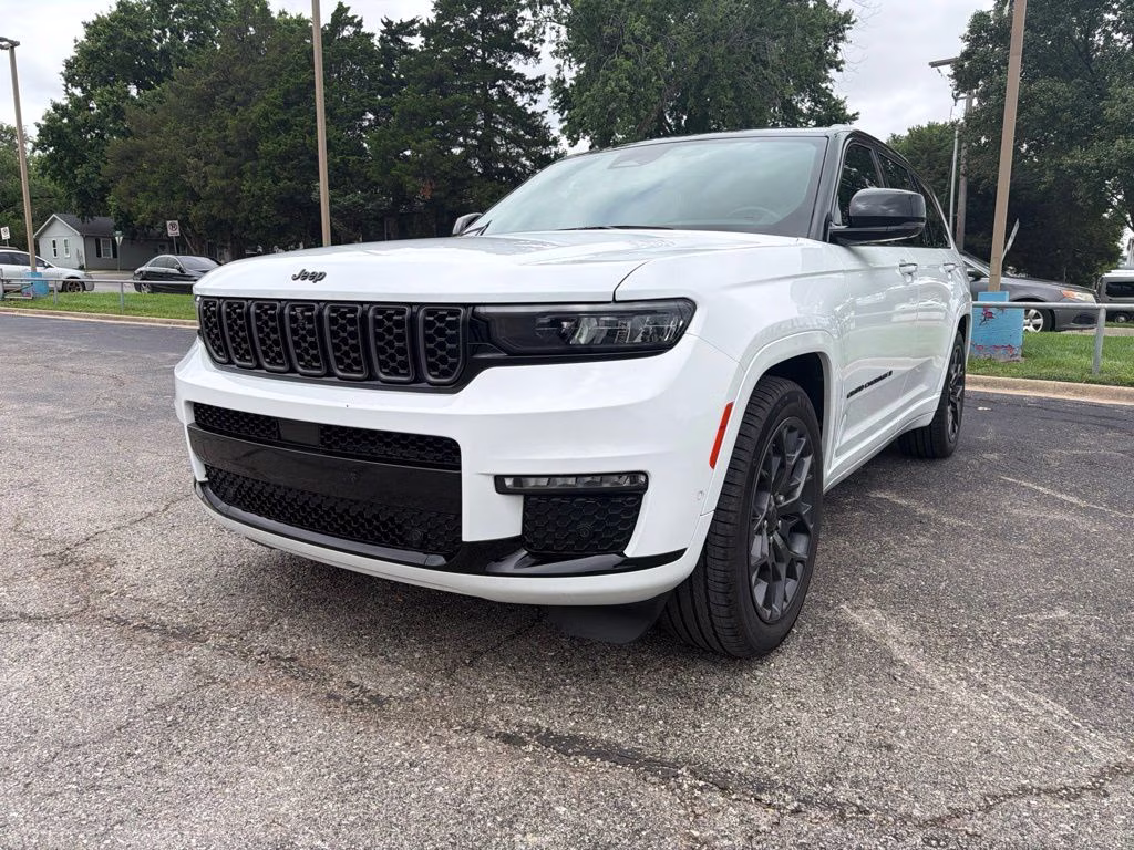 2023 Bright White Clearcoat Jeep Grand Cherokee L Summit 4X4 SUV