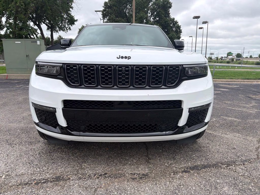2023 Bright White Clearcoat Jeep Grand Cherokee L Summit 4X4 SUV