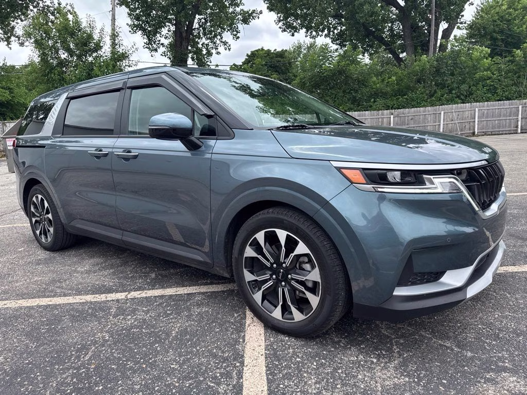2022 Astra Blue Kia Carnival EX FWD Van