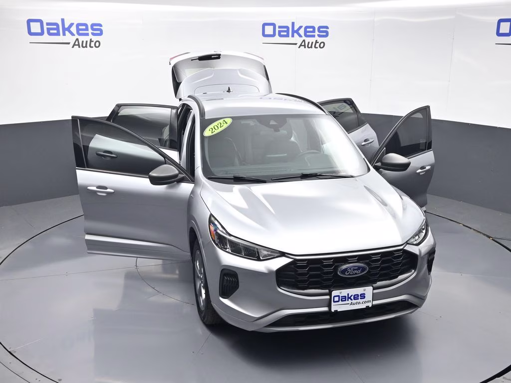 2024 Silver Metallic Ford Escape ST-Line FWD SUV