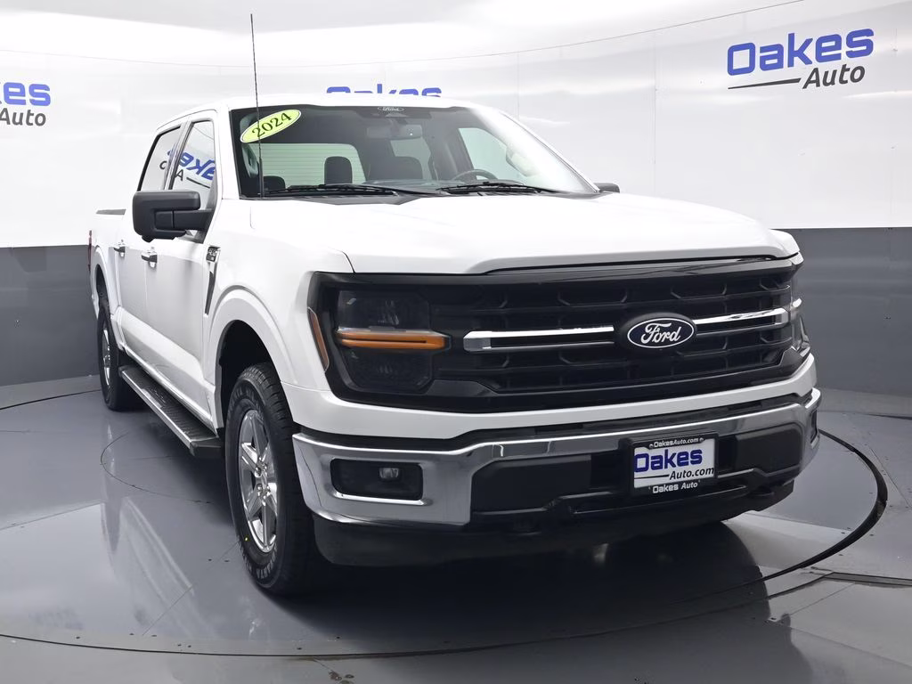 2024 Oxford White Ford F-150 XLT 4X4 Truck