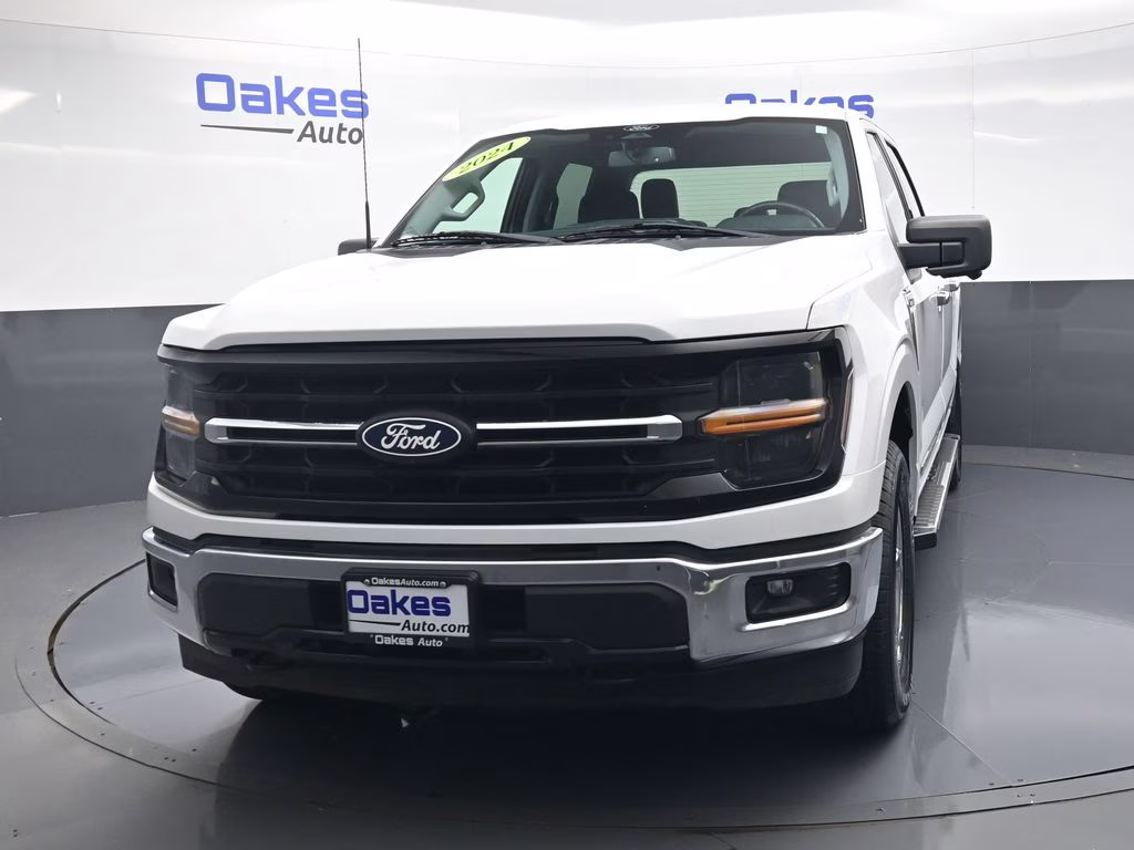 2024 Oxford White Ford F-150 XLT 4X4 Truck
