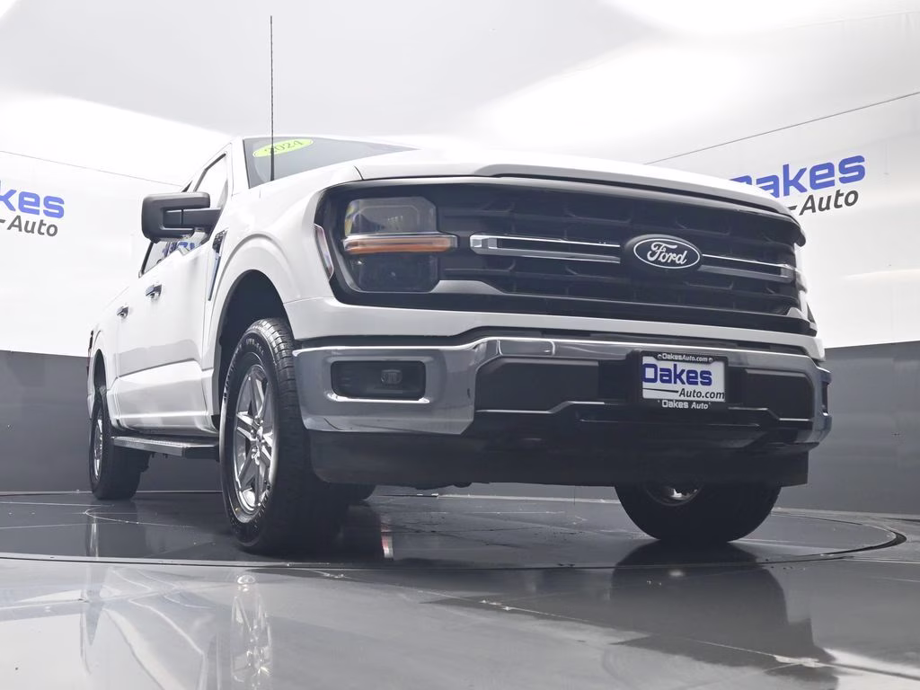 2024 Oxford White Ford F-150 XLT 4X4 Truck