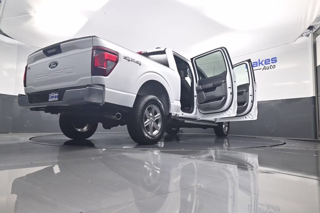 2024 Oxford White Ford F-150 XLT 4X4 Truck