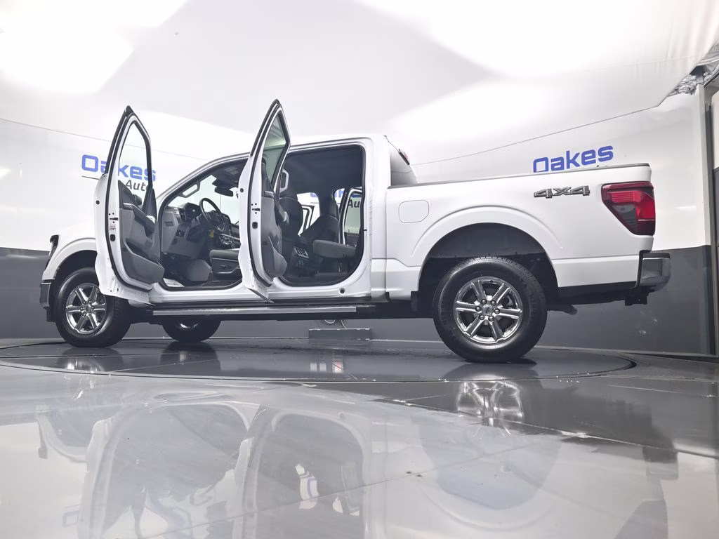 2024 Oxford White Ford F-150 XLT 4X4 Truck