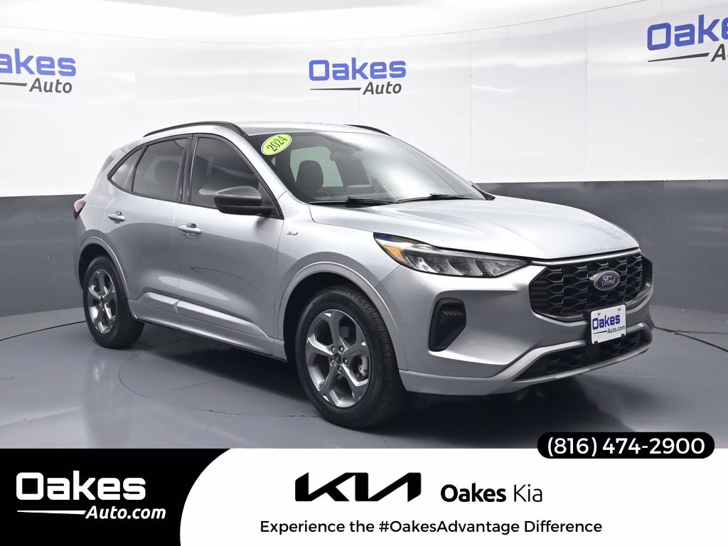 2024 Silver Metallic Ford Escape ST-Line FWD SUV