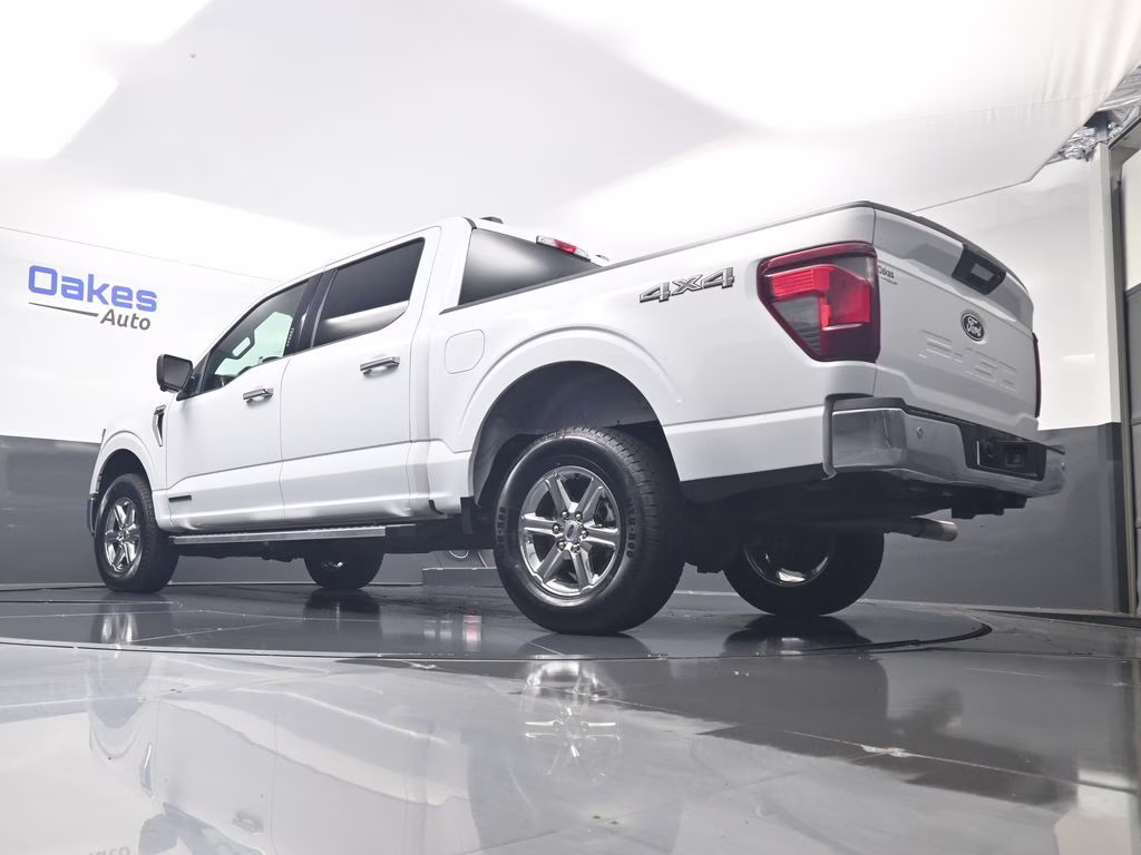 2024 Oxford White Ford F-150 XLT 4X4 Truck