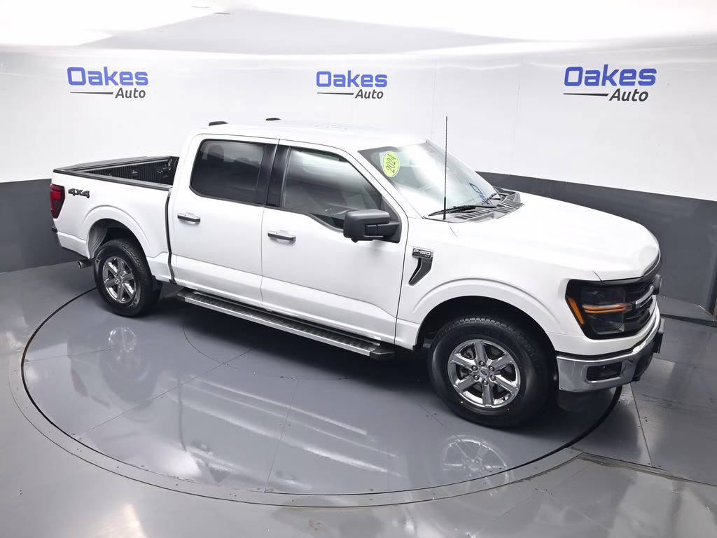 2024 Oxford White Ford F-150 XLT 4X4 Truck