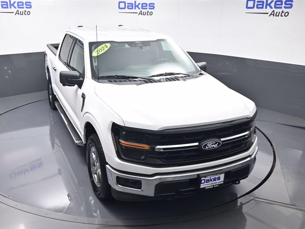 2024 Oxford White Ford F-150 XLT 4X4 Truck
