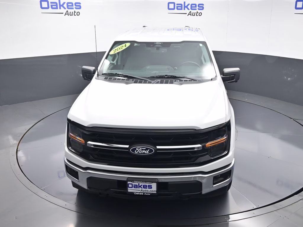 2024 Oxford White Ford F-150 XLT 4X4 Truck