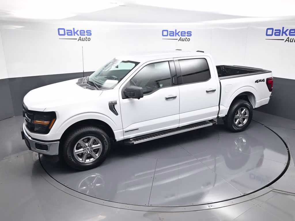 2024 Oxford White Ford F-150 XLT 4X4 Truck