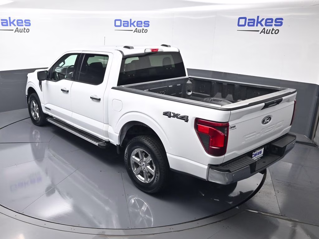 2024 Oxford White Ford F-150 XLT 4X4 Truck