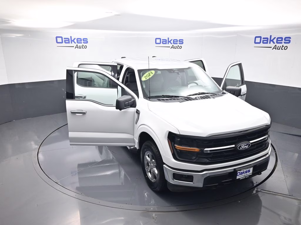 2024 Oxford White Ford F-150 XLT 4X4 Truck