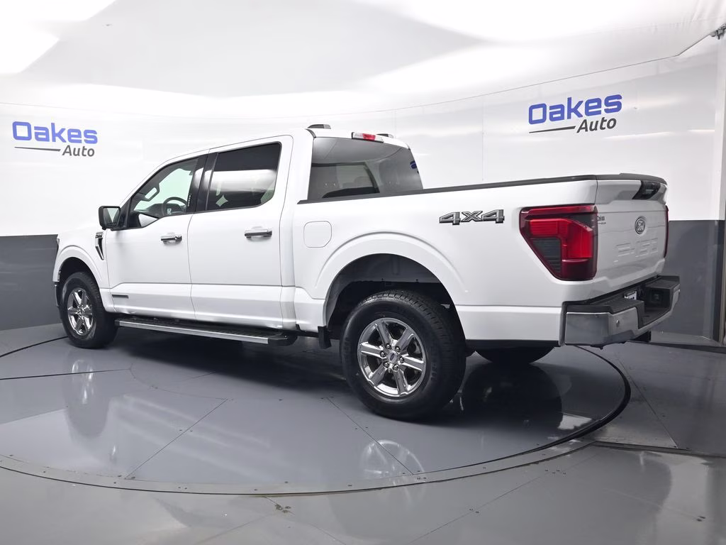 2024 Oxford White Ford F-150 XLT 4X4 Truck