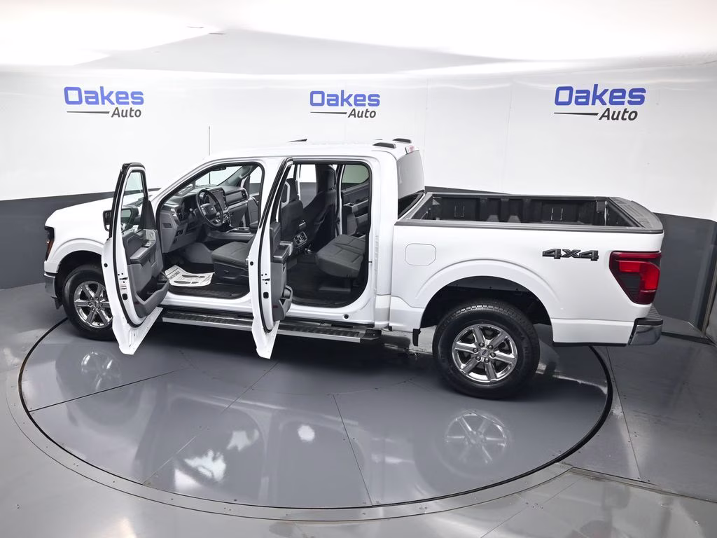 2024 Oxford White Ford F-150 XLT 4X4 Truck