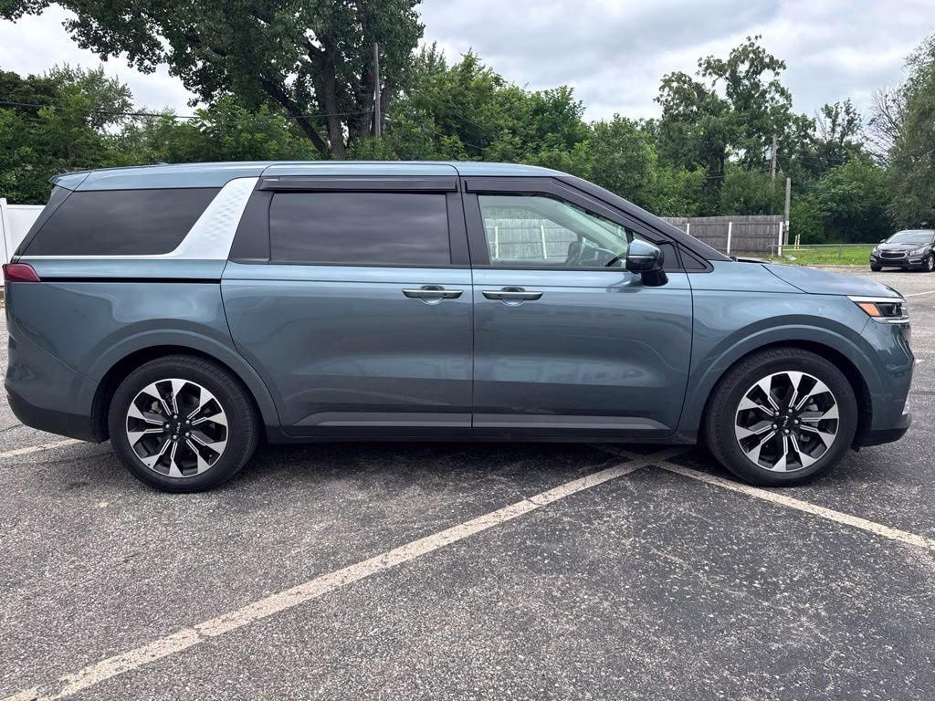 2022 Astra Blue Kia Carnival EX FWD Van