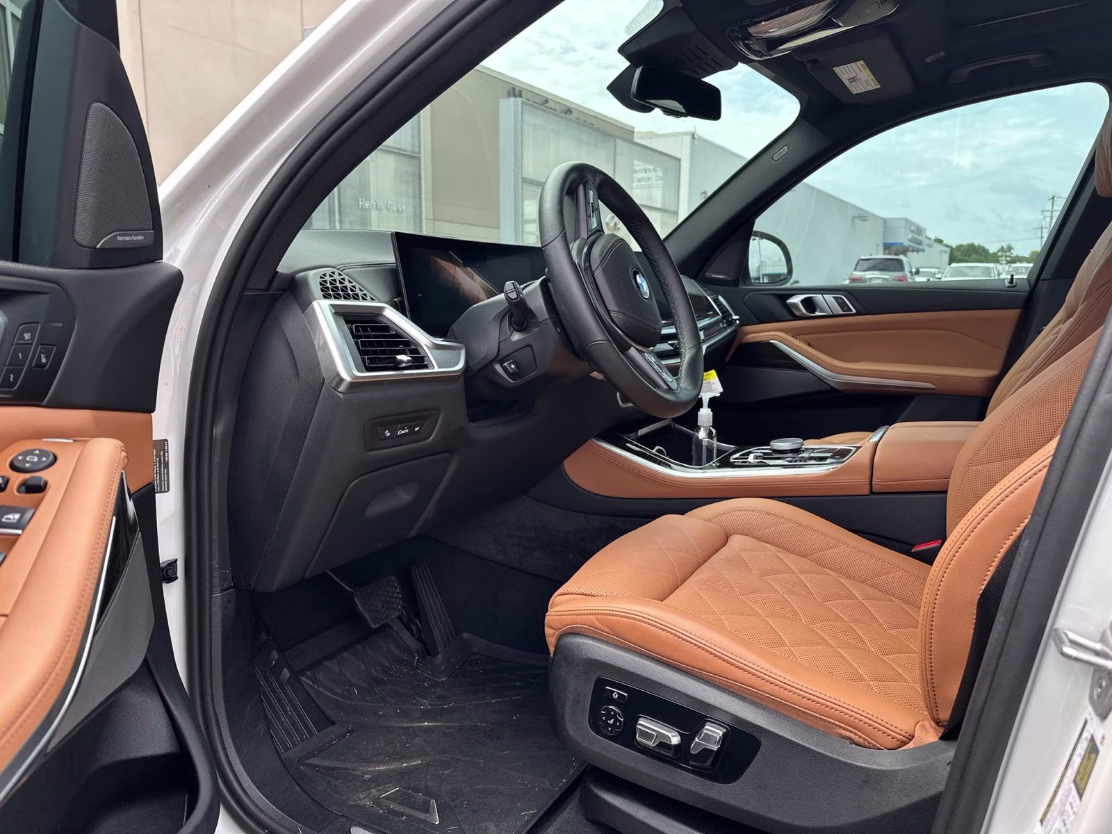 2025 White Metallic BMW X5 sDrive40i RWD SUV