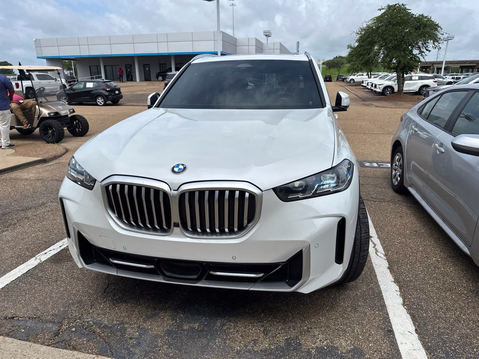 2025 White Metallic BMW X5 sDrive40i RWD SUV