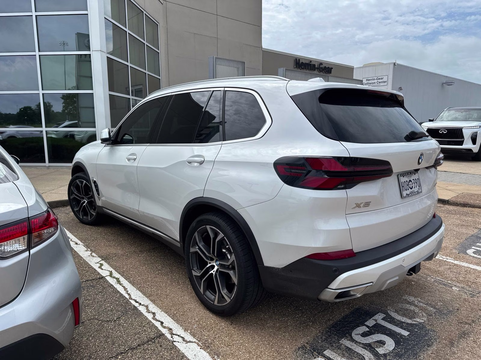 2025 White Metallic BMW X5 sDrive40i RWD SUV