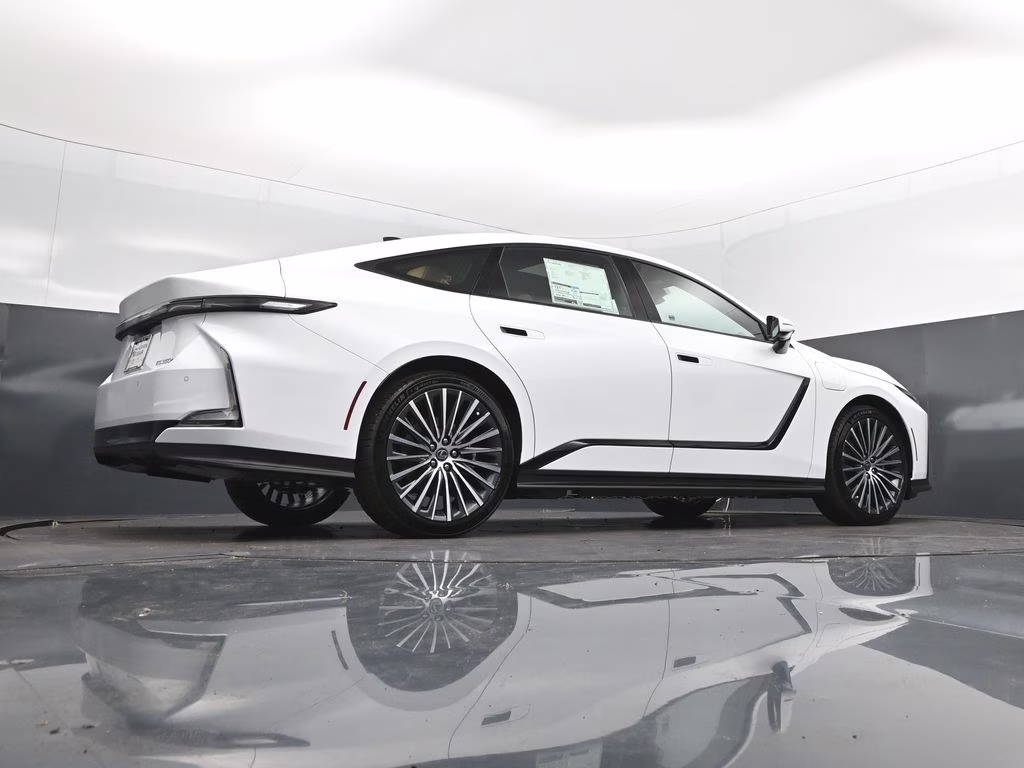 2026 Ultra White Lexus ES FWD