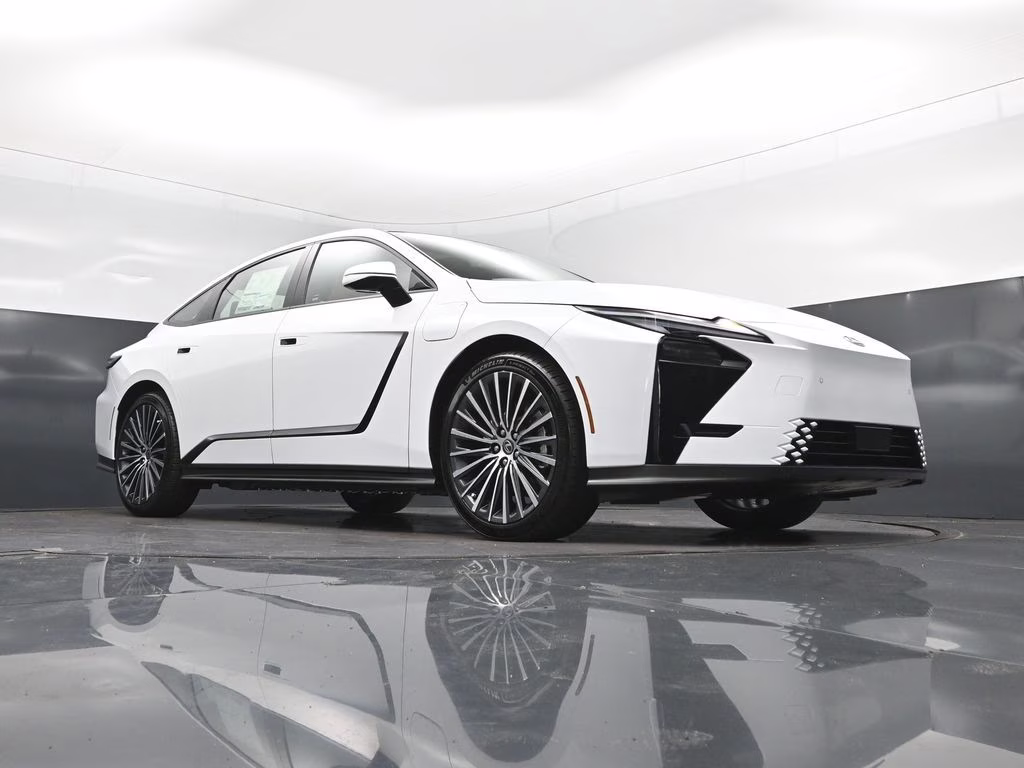 2026 Ultra White Lexus ES FWD