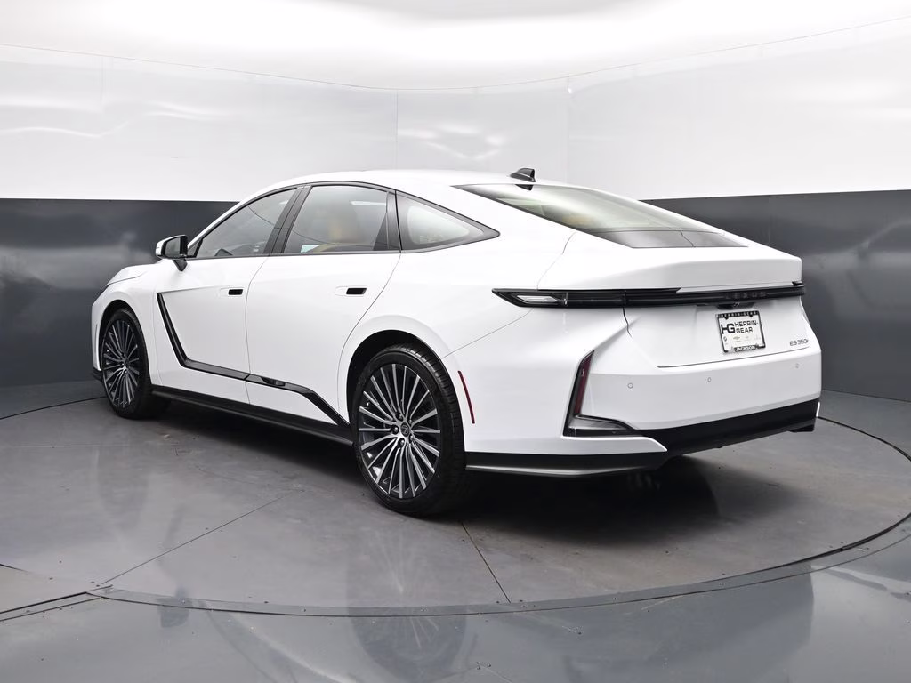 2026 Ultra White Lexus ES FWD