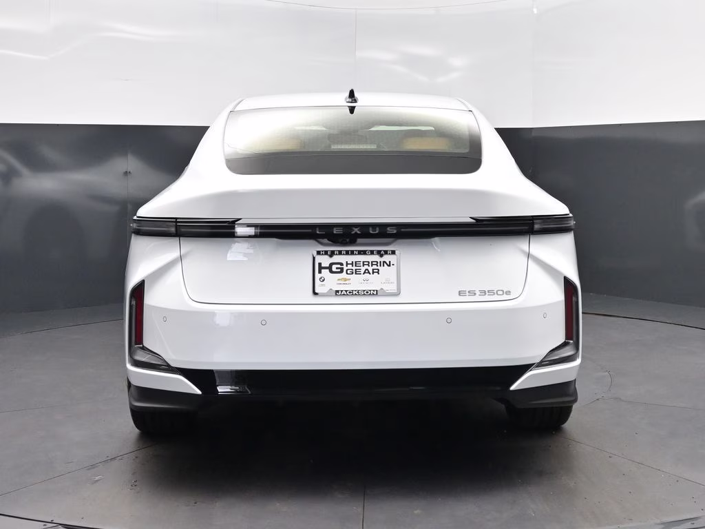 2026 Ultra White Lexus ES FWD