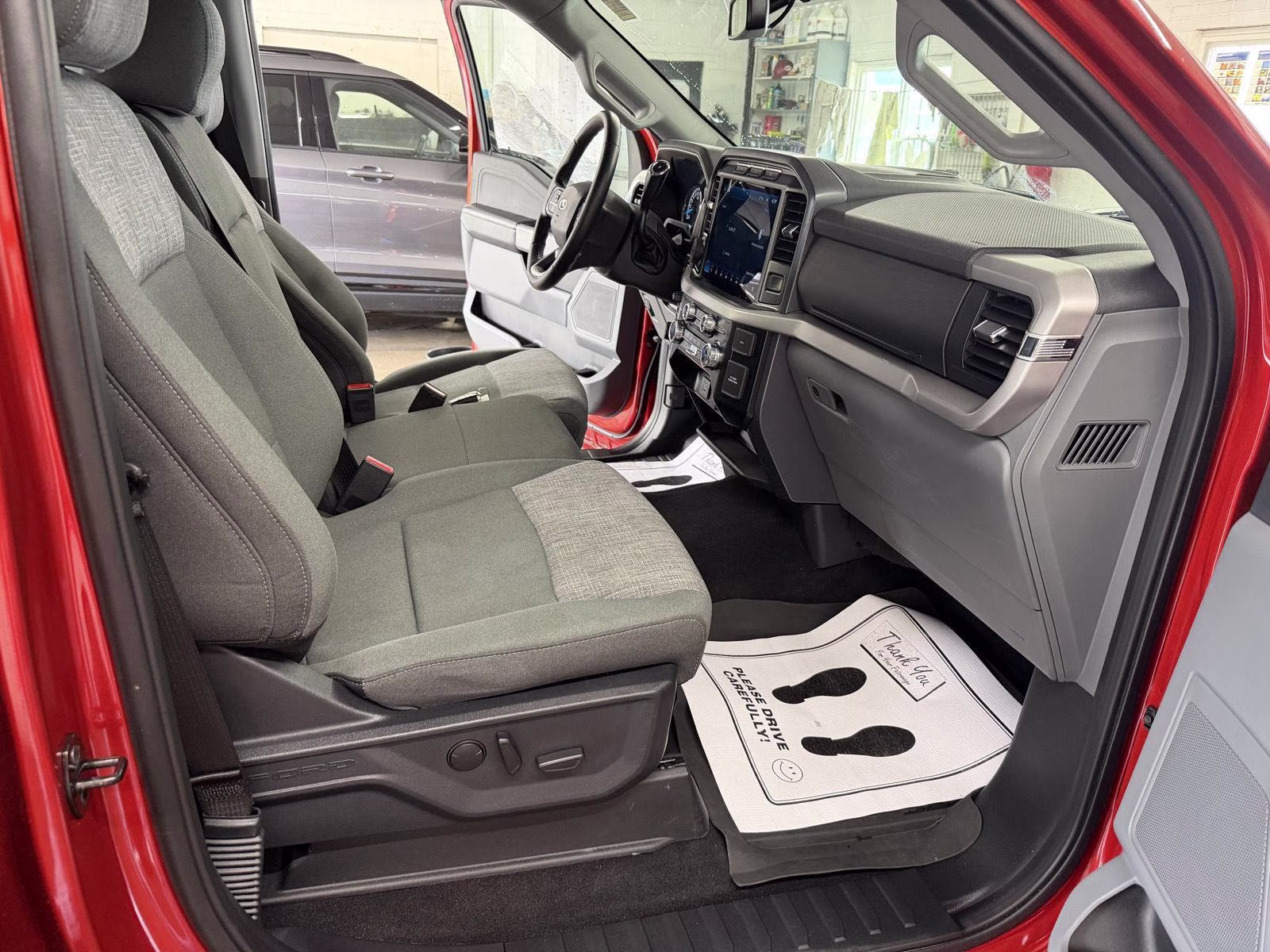 2023 Hot Pepper Red Metallic Tinted Clearcoat Ford F-150 XLT 4X4 Truck