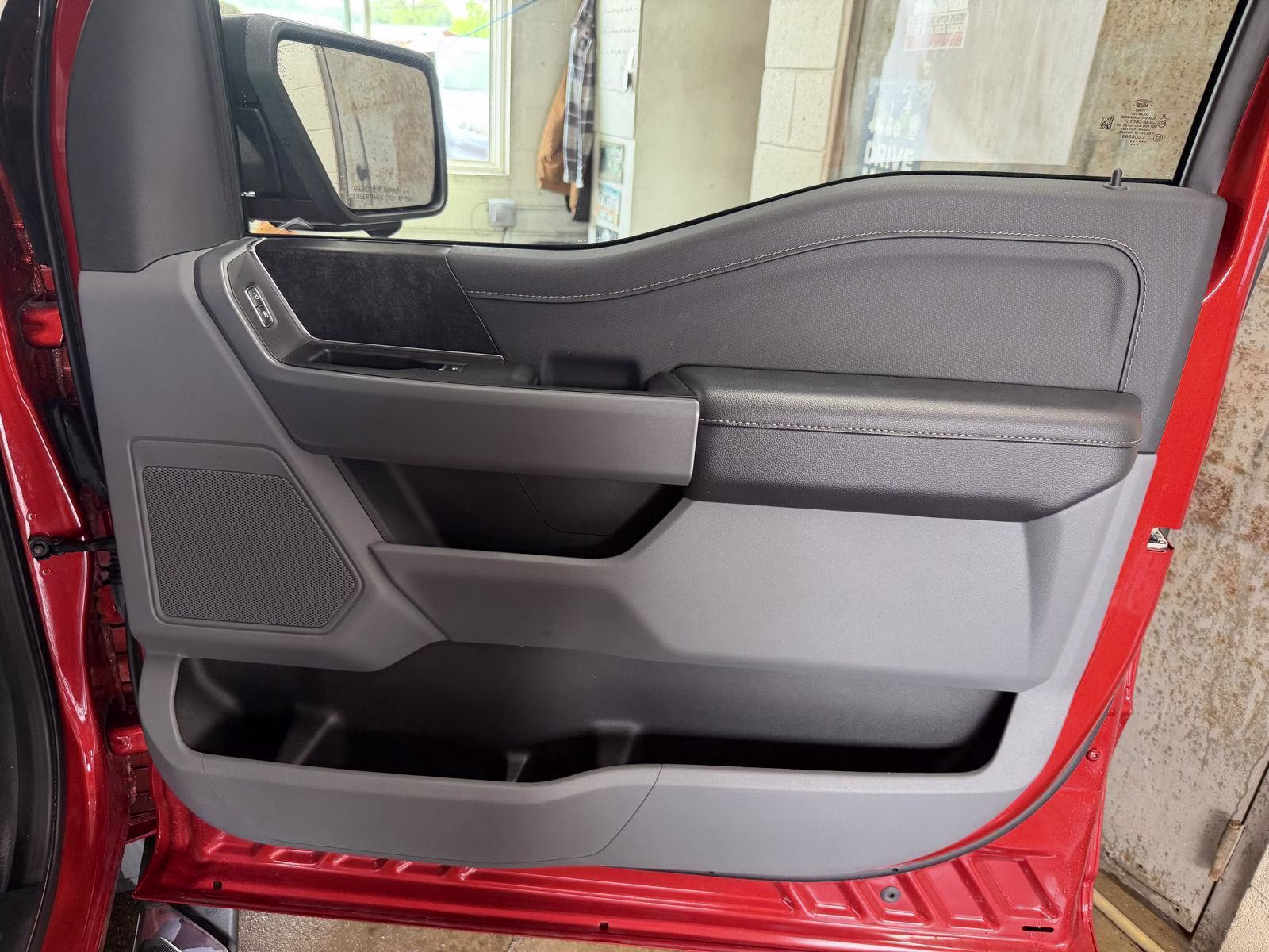 2023 Hot Pepper Red Metallic Tinted Clearcoat Ford F-150 XLT 4X4 Truck