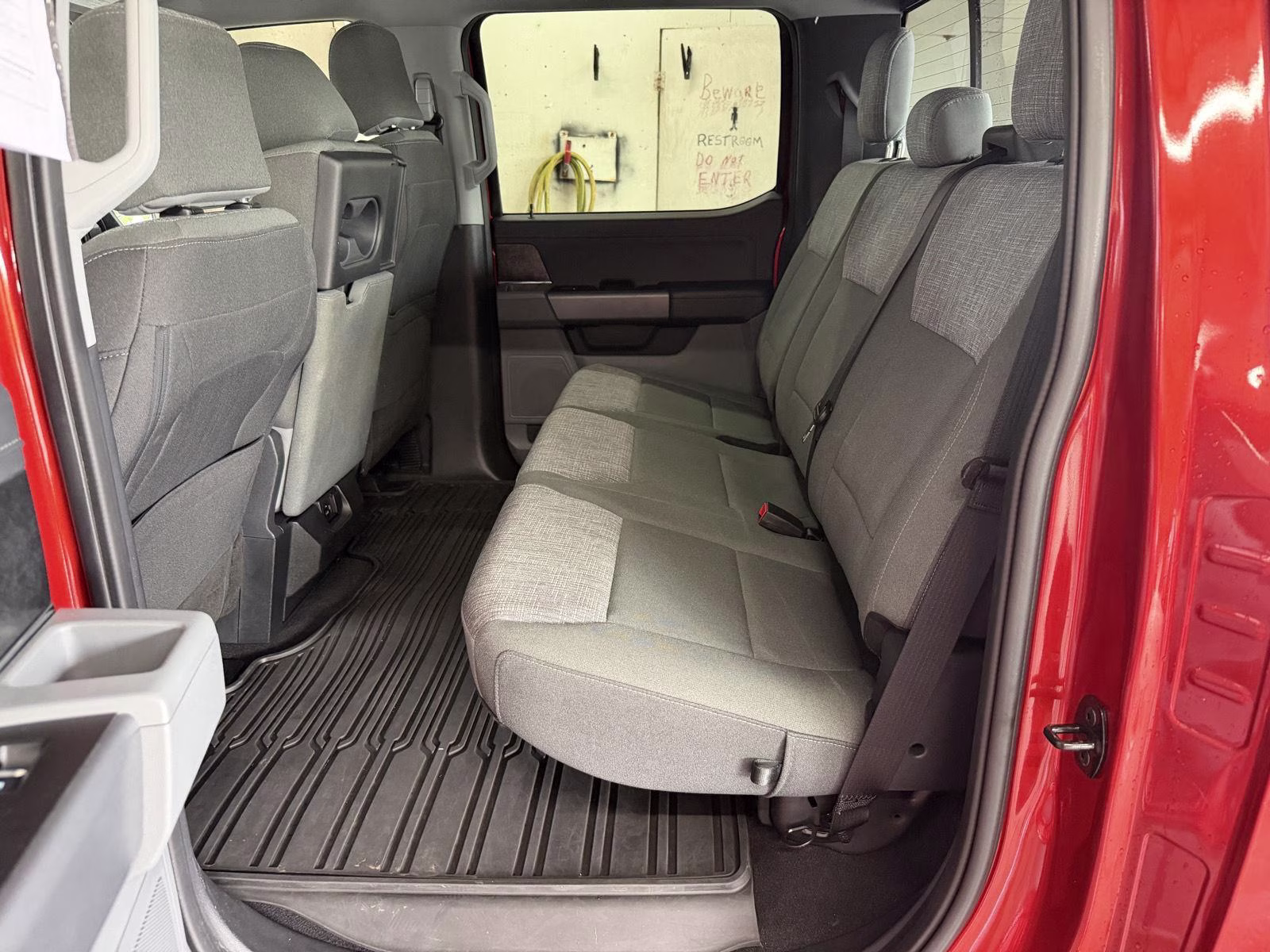 2023 Hot Pepper Red Metallic Tinted Clearcoat Ford F-150 XLT 4X4 Truck