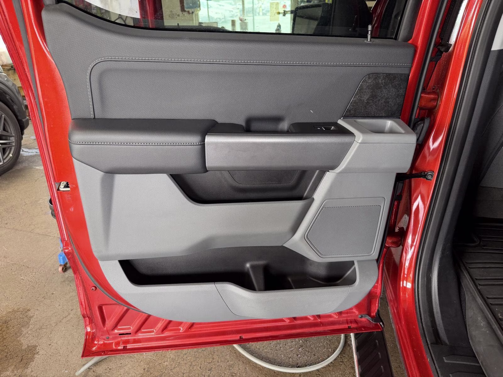 2023 Hot Pepper Red Metallic Tinted Clearcoat Ford F-150 XLT 4X4 Truck
