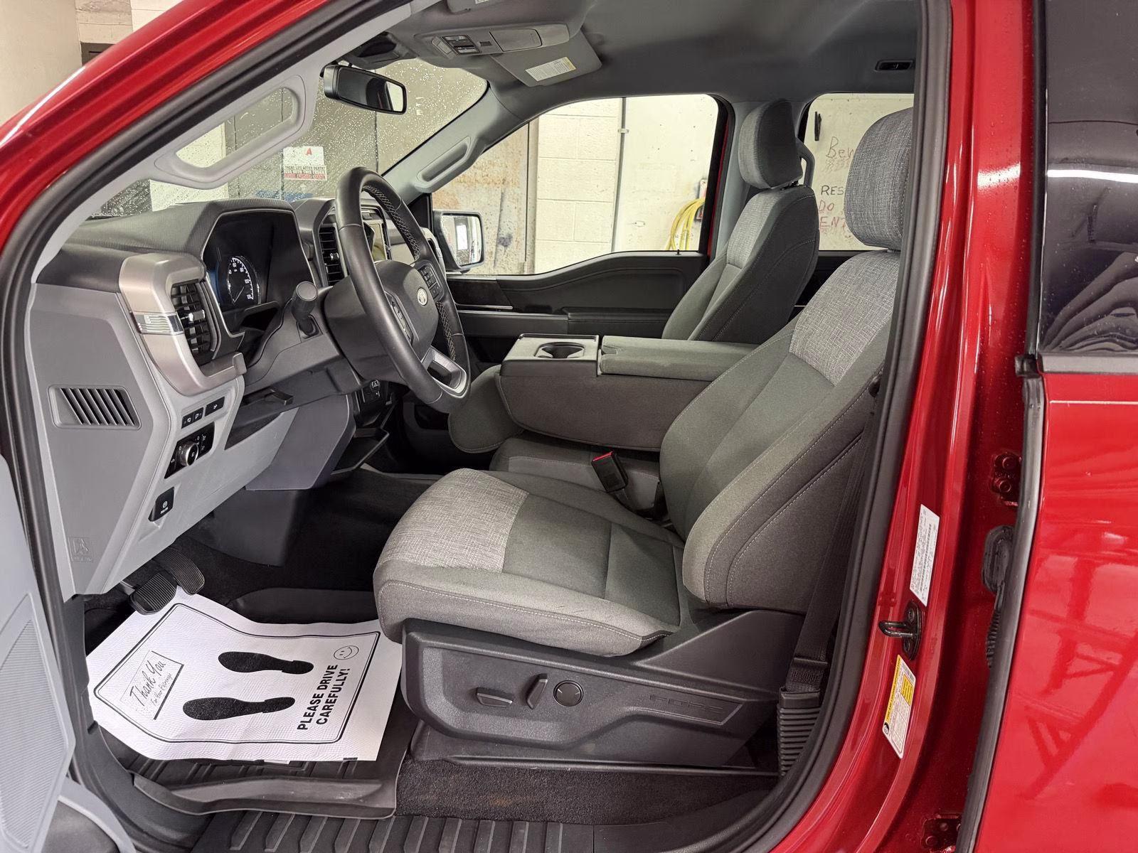 2023 Hot Pepper Red Metallic Tinted Clearcoat Ford F-150 XLT 4X4 Truck
