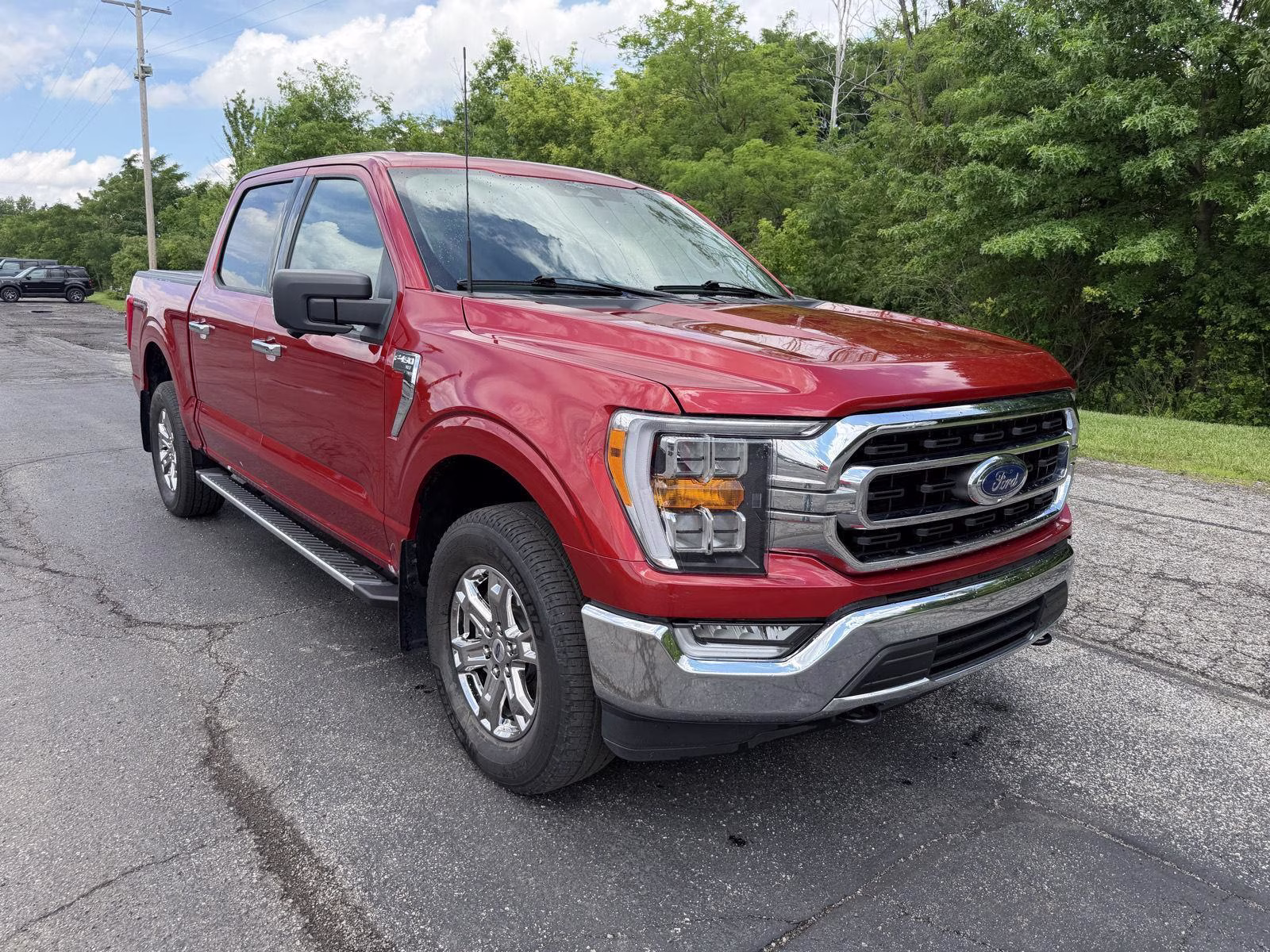 2023 Hot Pepper Red Metallic Tinted Clearcoat Ford F-150 XLT 4X4 Truck
