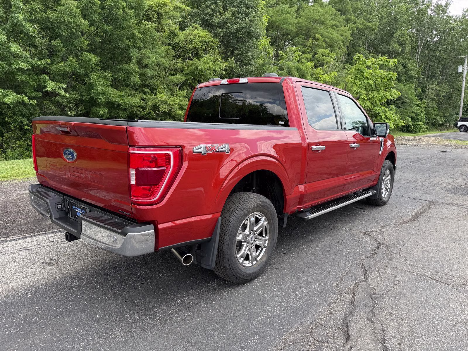 2023 Hot Pepper Red Metallic Tinted Clearcoat Ford F-150 XLT 4X4 Truck