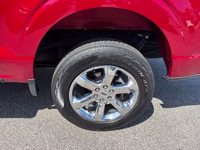 2022 Rapid Red Metallic Tinted Clearcoat Ford F-150 XLT 4X4 Truck