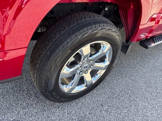 2022 Rapid Red Metallic Tinted Clearcoat Ford F-150 XLT 4X4 Truck