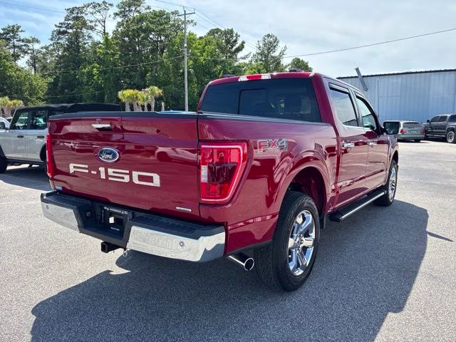 2022 Rapid Red Metallic Tinted Clearcoat Ford F-150 XLT 4X4 Truck