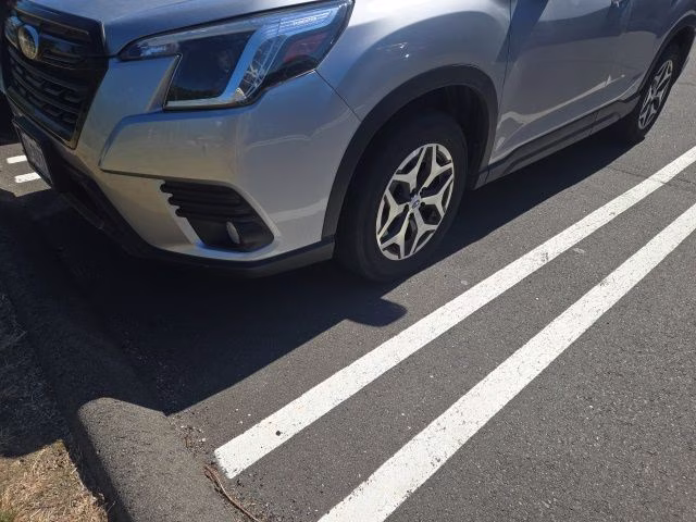 2023 Ice Silver Metallic Subaru Forester Premium AWD SUV