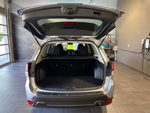 2023 Ice Silver Metallic Subaru Forester Premium AWD SUV