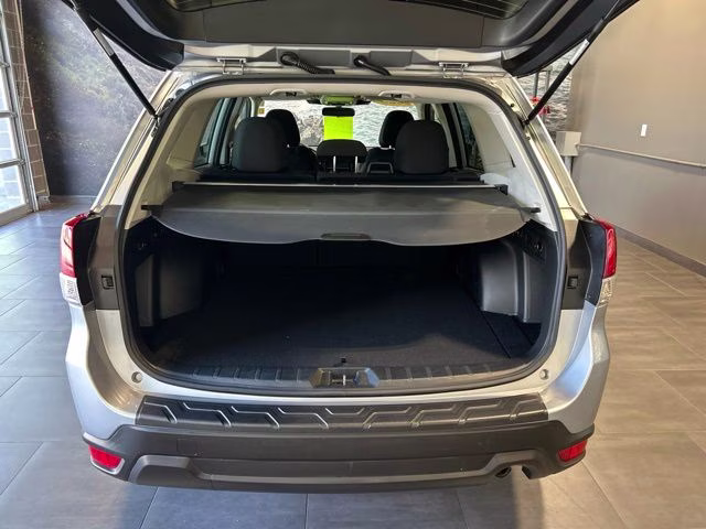 2023 Ice Silver Metallic Subaru Forester Premium AWD SUV